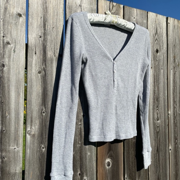 TNA long sleeve - Picture 3 of 4